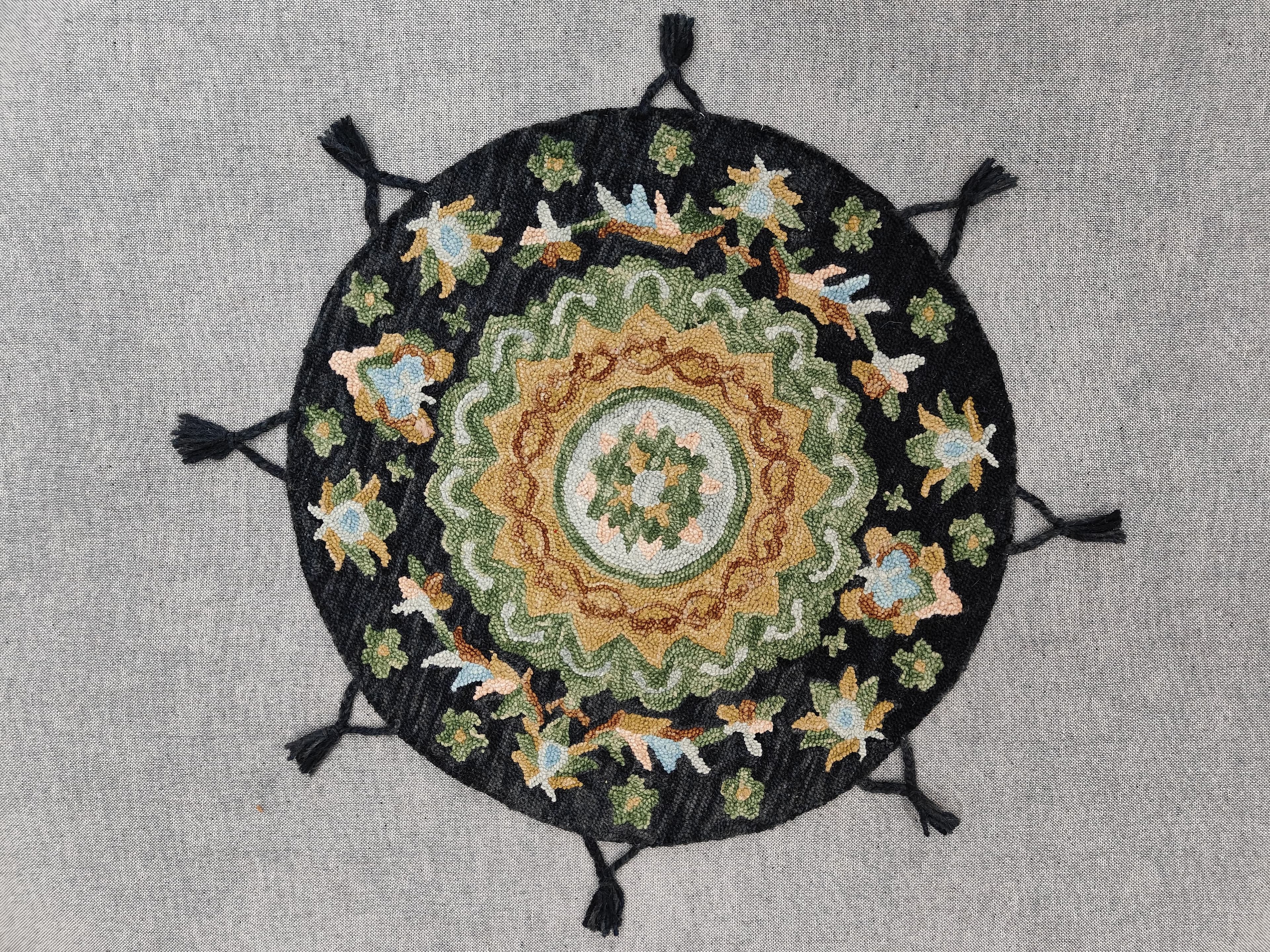 Handtufted Scatter - Design 17