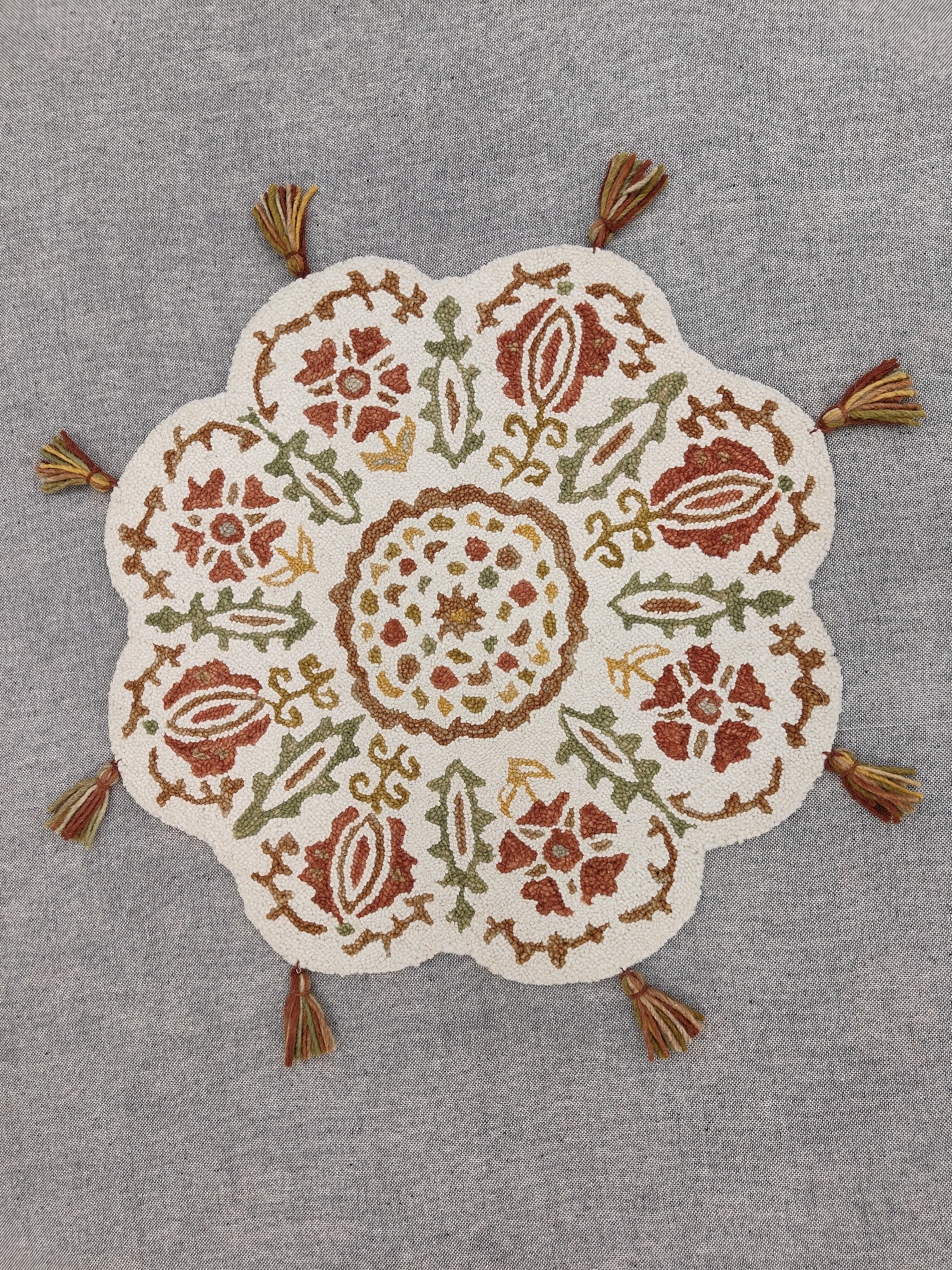 Handtufted Scatter - Design 18
