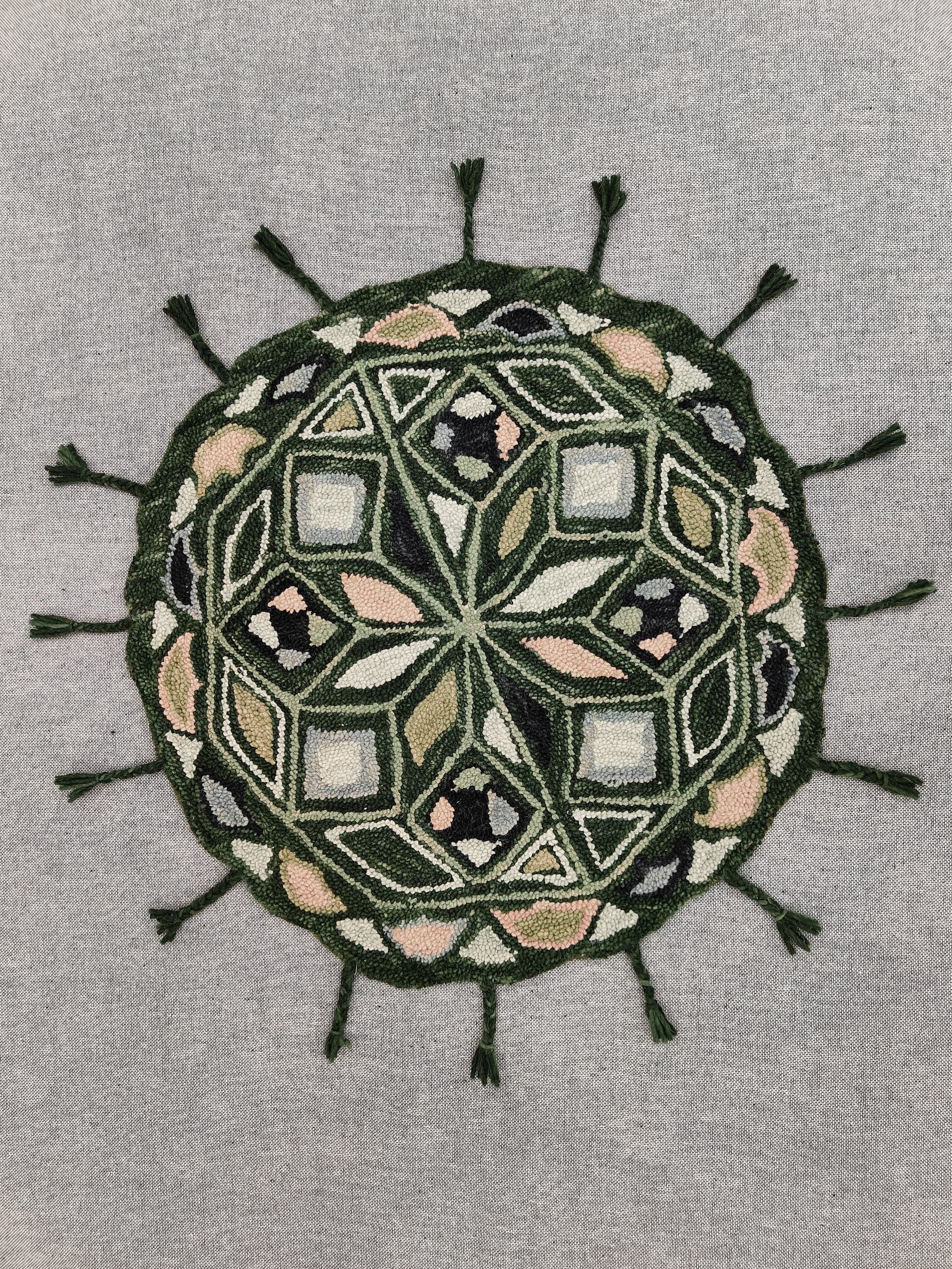 Handtufted Scatter - Design 20