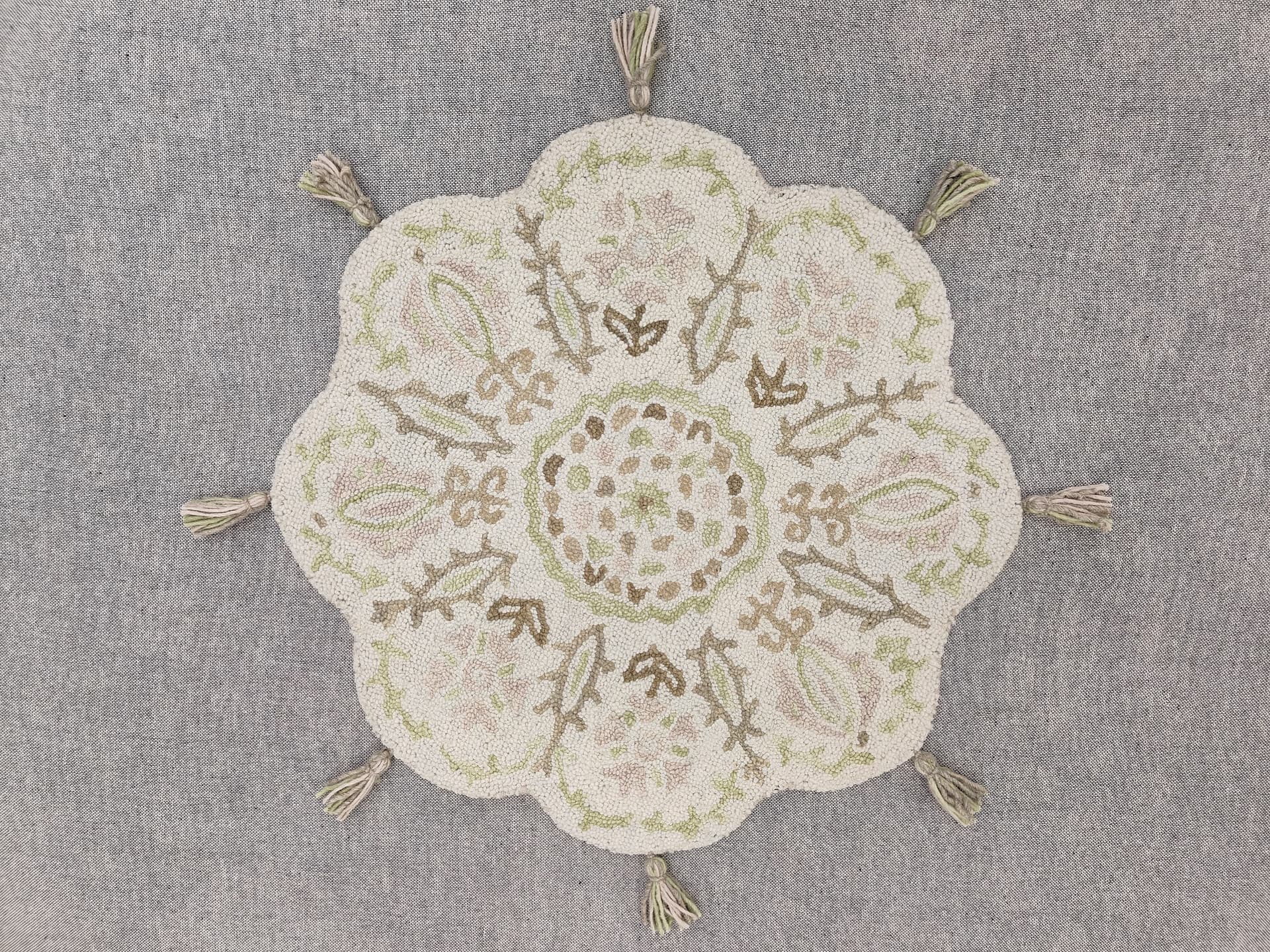 Handtufted Scatter - Design 22