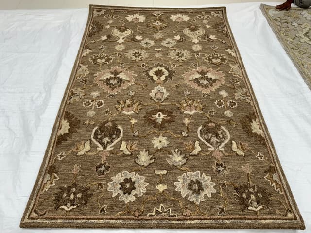 Handtufted Traditional - Related Design 10