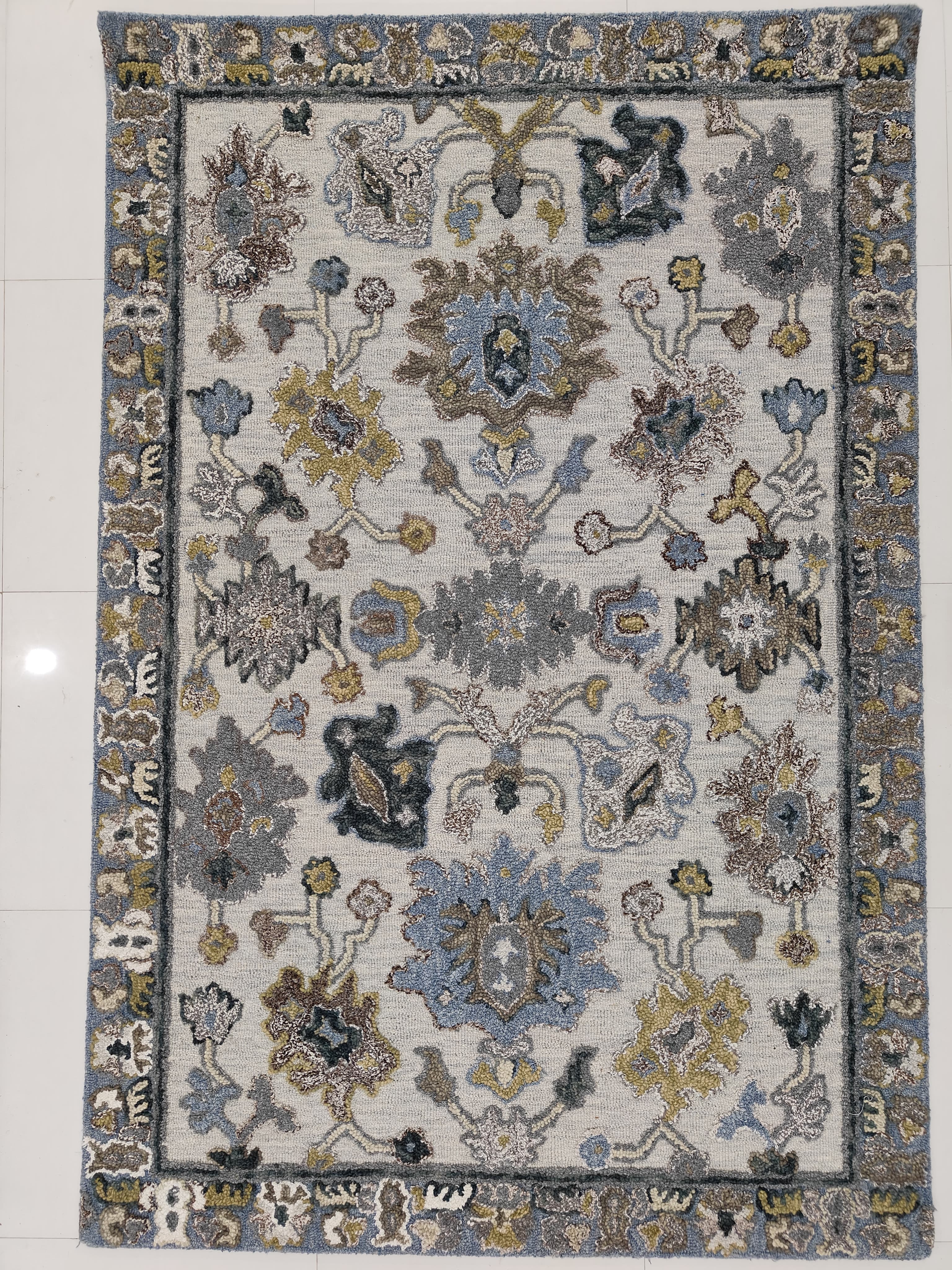 Handtufted Traditional - Design 13