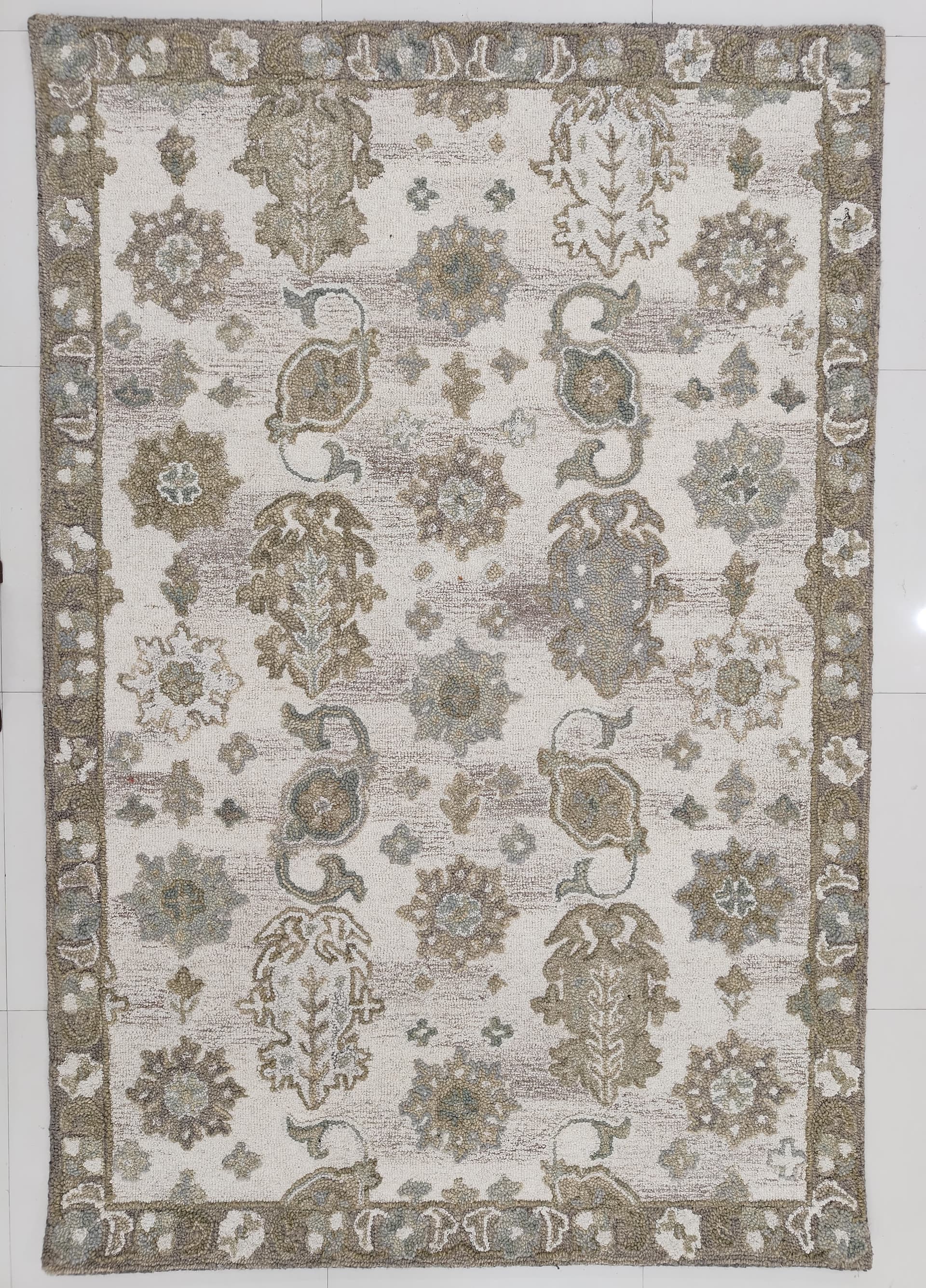 Handtufted Traditional - Design 14