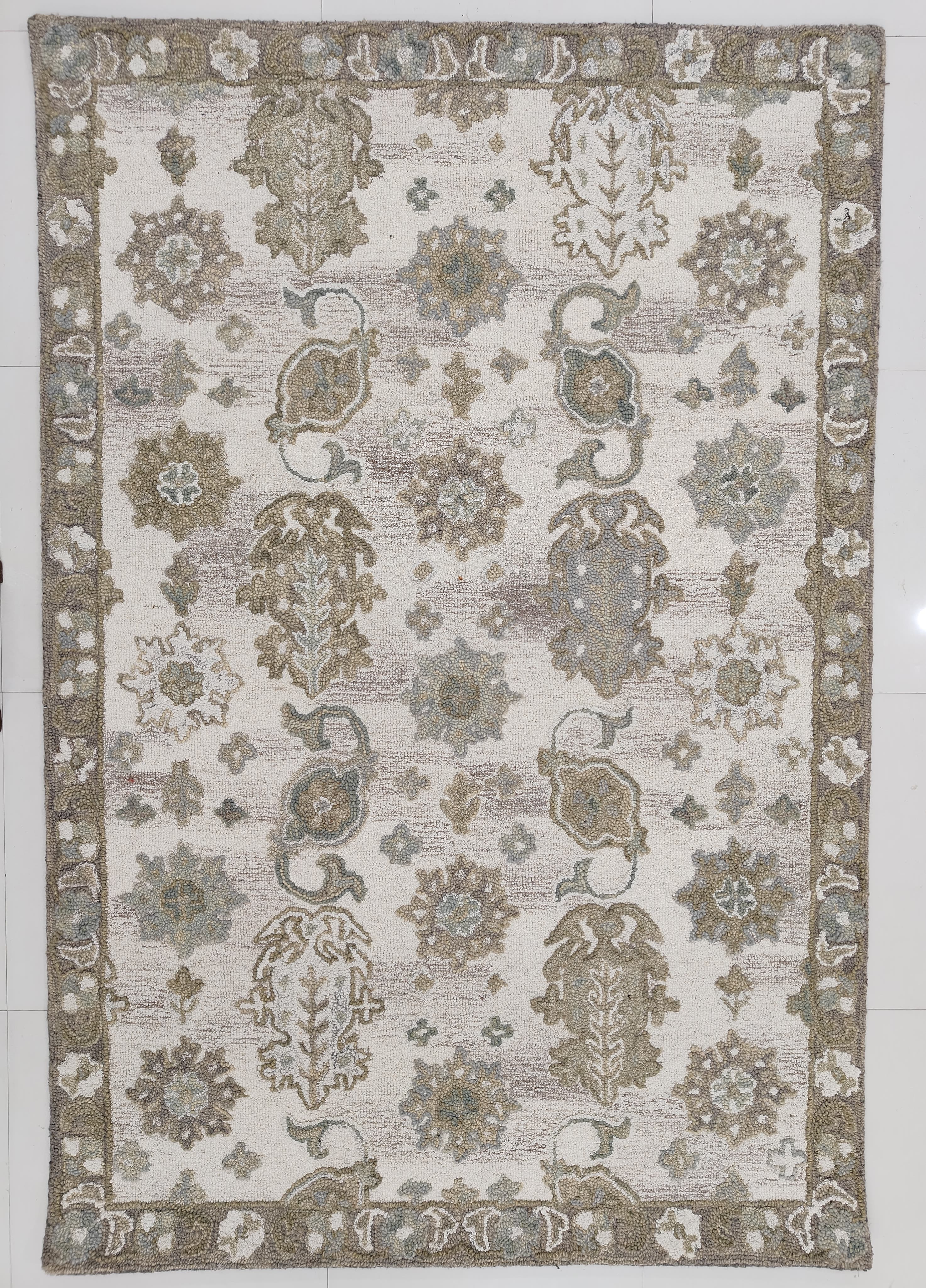Handtufted Traditional - Design 14