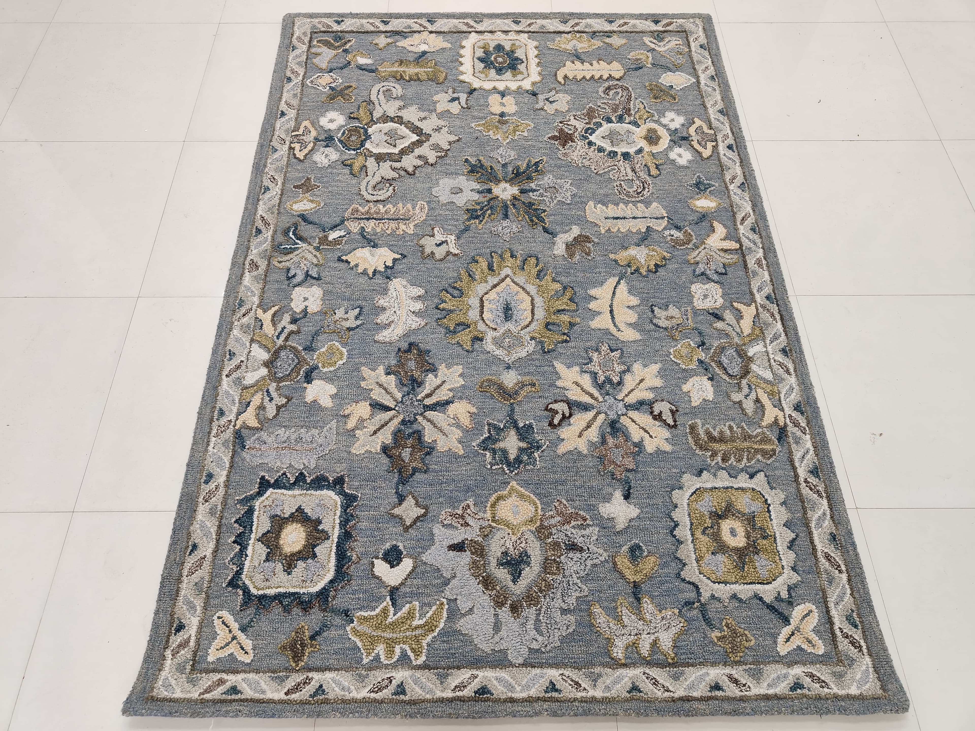 Handtufted Traditional - Design 19