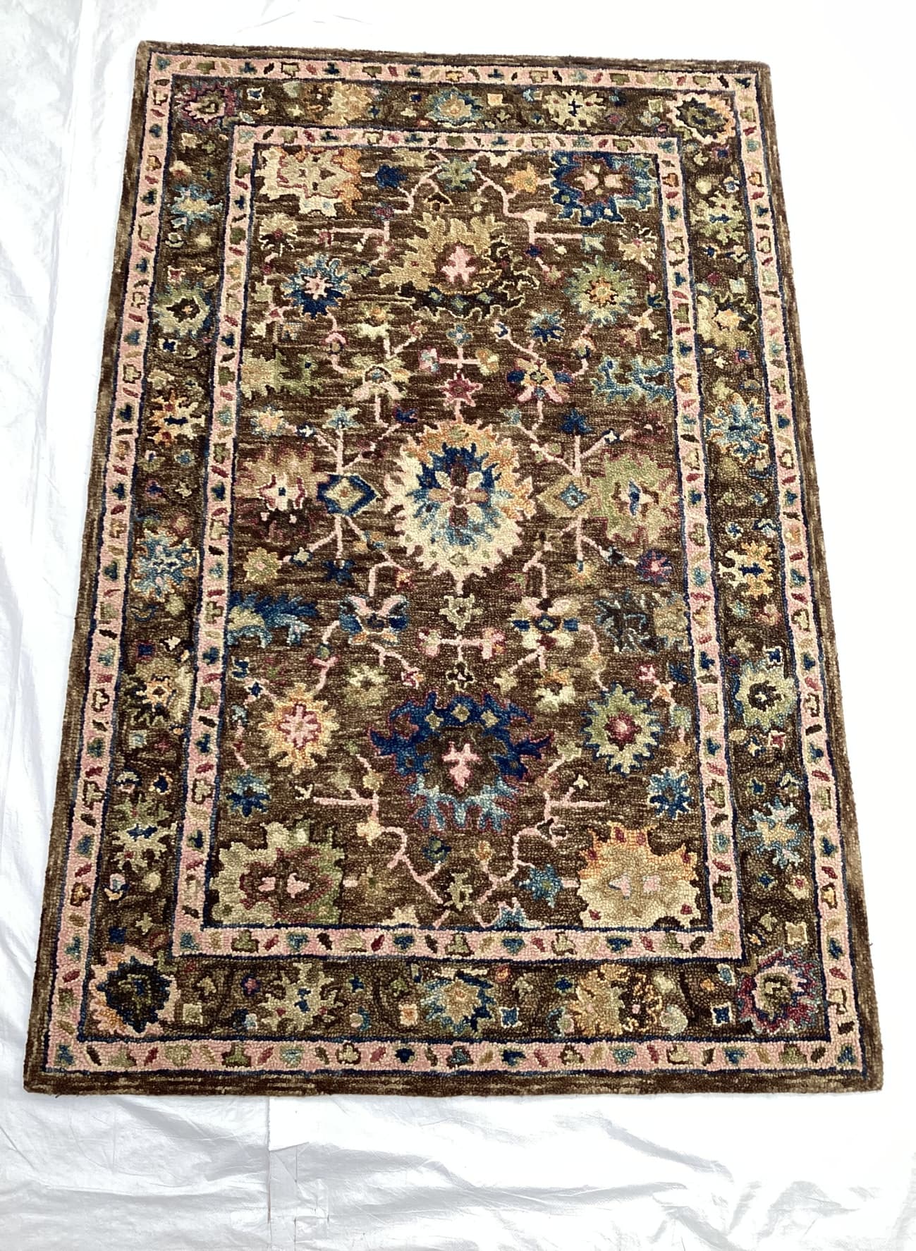 Handtufted Traditional - Design 2