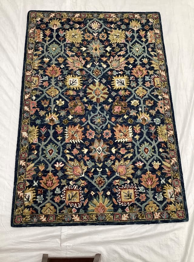 Handtufted Traditional - Related Design 5