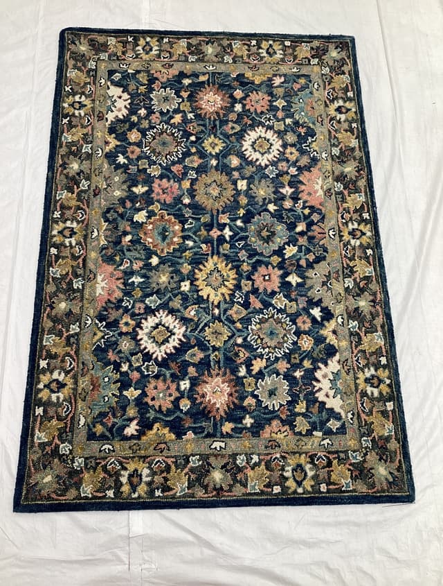 Handtufted Traditional - Related Design 6