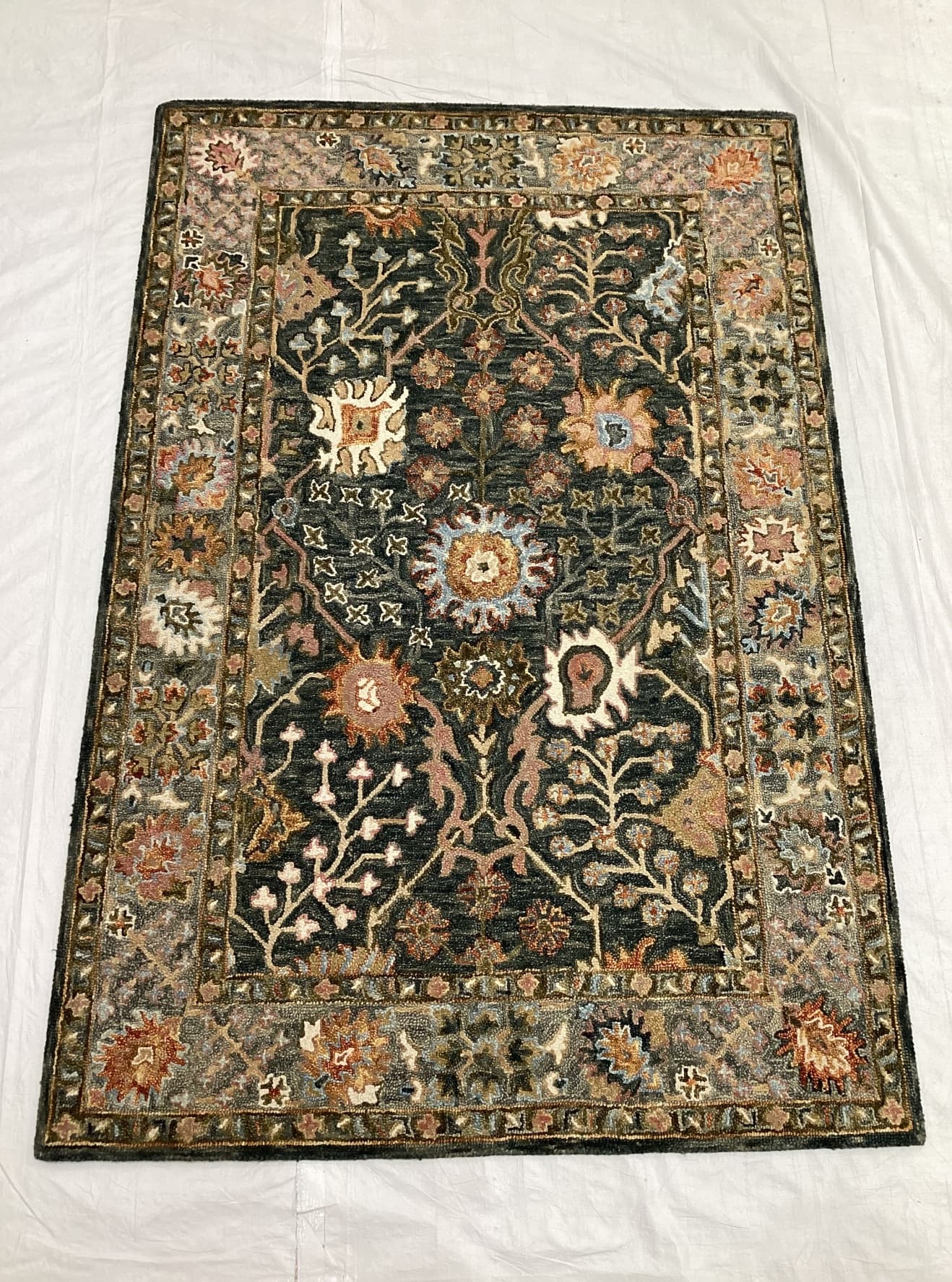 Handtufted Traditional - Design 7