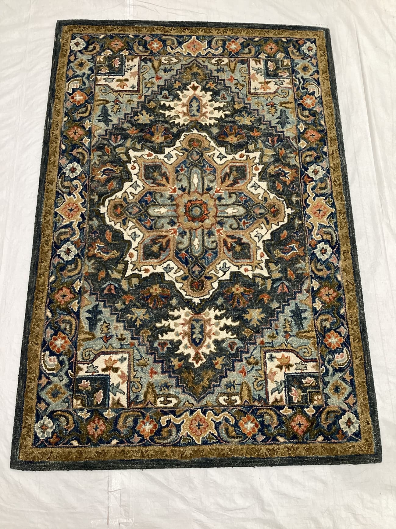 Handtufted Traditional - Design 8